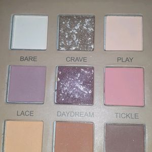 NUDE EYESHADOW PALETTE