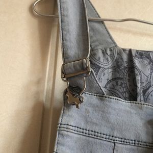 RIPPED DUNGAREE