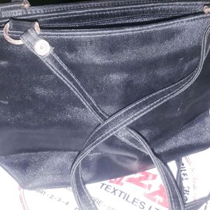 New Slingbag In Black