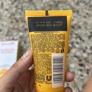 Wishcare Sunscreen With Free Lakme Sunscree