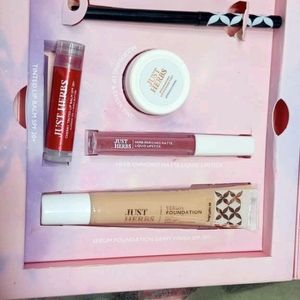 Makup Essentals Glam Box