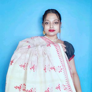 Women's Red White Saree