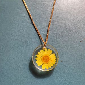 Pintrest Sunflower Necklace 🎀🌻