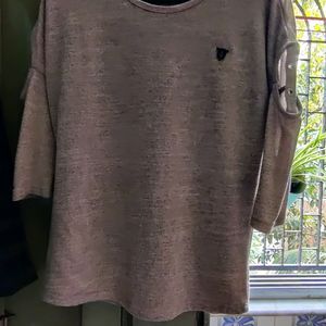 Mauve & Grey TopWith Cold Shoulder Pattern On Hand