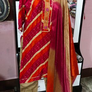 😍Amazing Leheriya Printed Kurti Pant Dupatta🥰