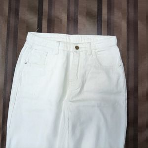 W-44 Size-28 Ladies White Straight Jeans