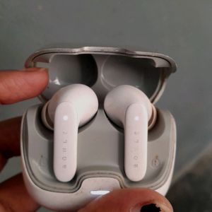 Boult Z40 Airbuds