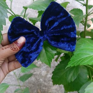 Velvet Bow