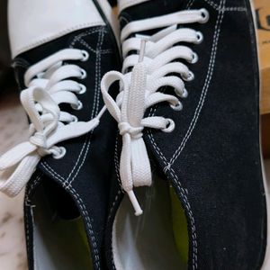 Unisex Lejano Black And White Brand New Sneakers