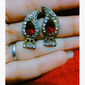 Maroon One Stoned Earring Piece