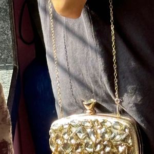 GOLDEN FESTIVE SLING BAG