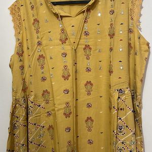 Indian Women Wear Sleeveless Kurta