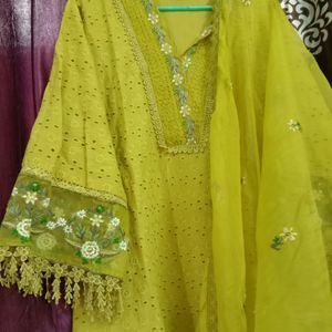 Pakistani Suit Set