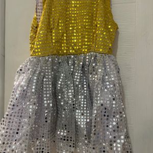 Girls Embellished Frock In Gold N Sliver 2-4 Yrs