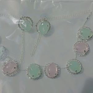 Beautiful Light Pink And Green Stones Necklace Set