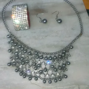 Beautiful jewellery Set With Bracelet