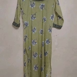 M size Like New Kurti And Pant