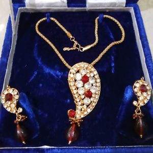 Attractive Mango Design Chain With Earrings