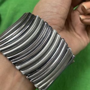 Flexible grey Kada