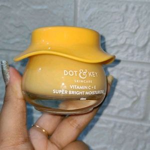 Dot Nd Key Vitamin c E Face Moisturizer New