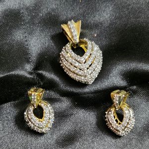 A D Jewellery Pendant Set