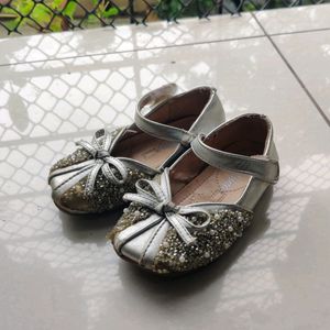 Girls Sandal In very Good Condition