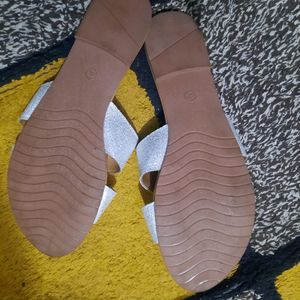 Max Flat Sandal