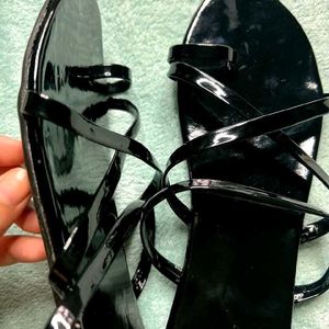 Good Condition Black Flat