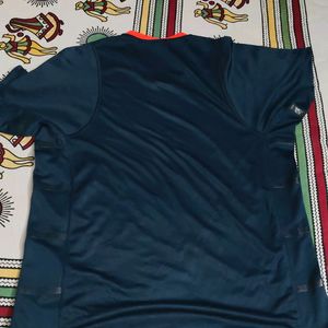 Original Adidas Tshirt Of XL Size