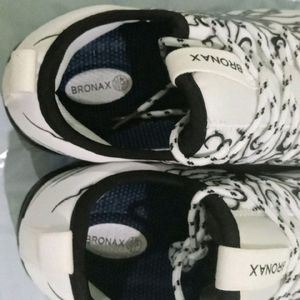 Bronax Men Casual Shoes (Off White)