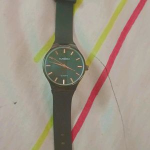 Quartz Black slick watch for women.