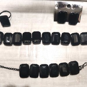 Black Choker Set