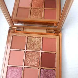 Huda Beauty Nude Medium Eyeshadow Pallete