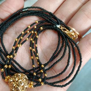 Matt 1 Gramgold Ball With Blackbeads