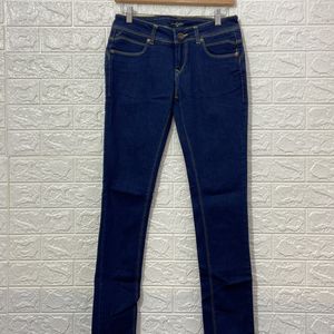 Women Blue Jeans | Waist 32 | Length 29 | Hip 40 |