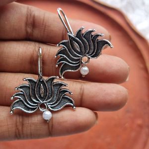 Casual Oxidised Hook Earrings