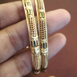 City Gold Bangle