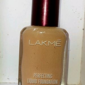 Lakme Perfecting Liquid Foundation