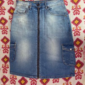 Denim Skirt With Black Tshirt