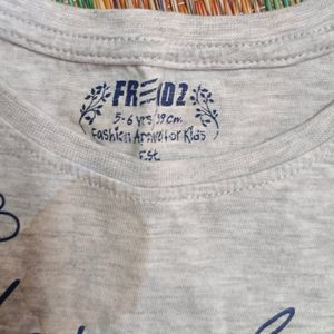 2 Frendz T-shirts 5-6years