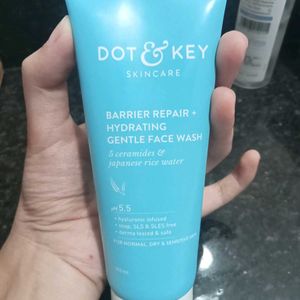 Dot & Key Facewash