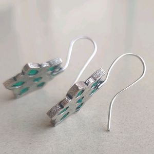 BinnisWardrobe SilverPlated StoneStudded Earrrings