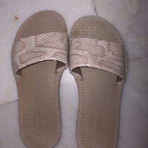 Used Regular Slippers