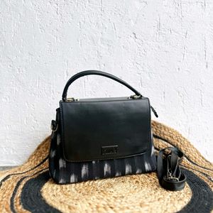 Women's handbag with sling