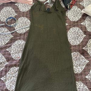 one peice dress xtra small size but can fit S