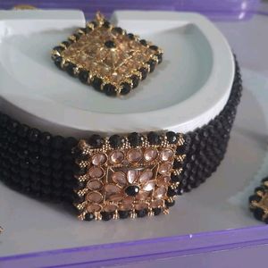 Black Choker Set With Maang Tika