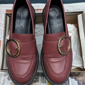 Round Buckle Detail Loafers