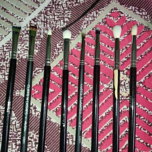 12 Face And Eyes Brushes With Storage Bag