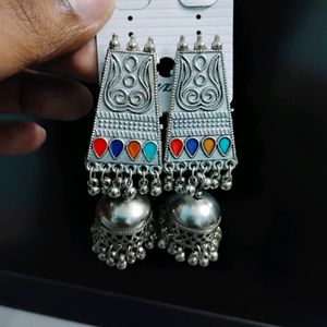 Set Of 2 Metal Earings