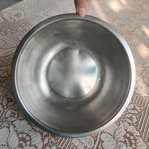 4 Stainless Steel Bowls